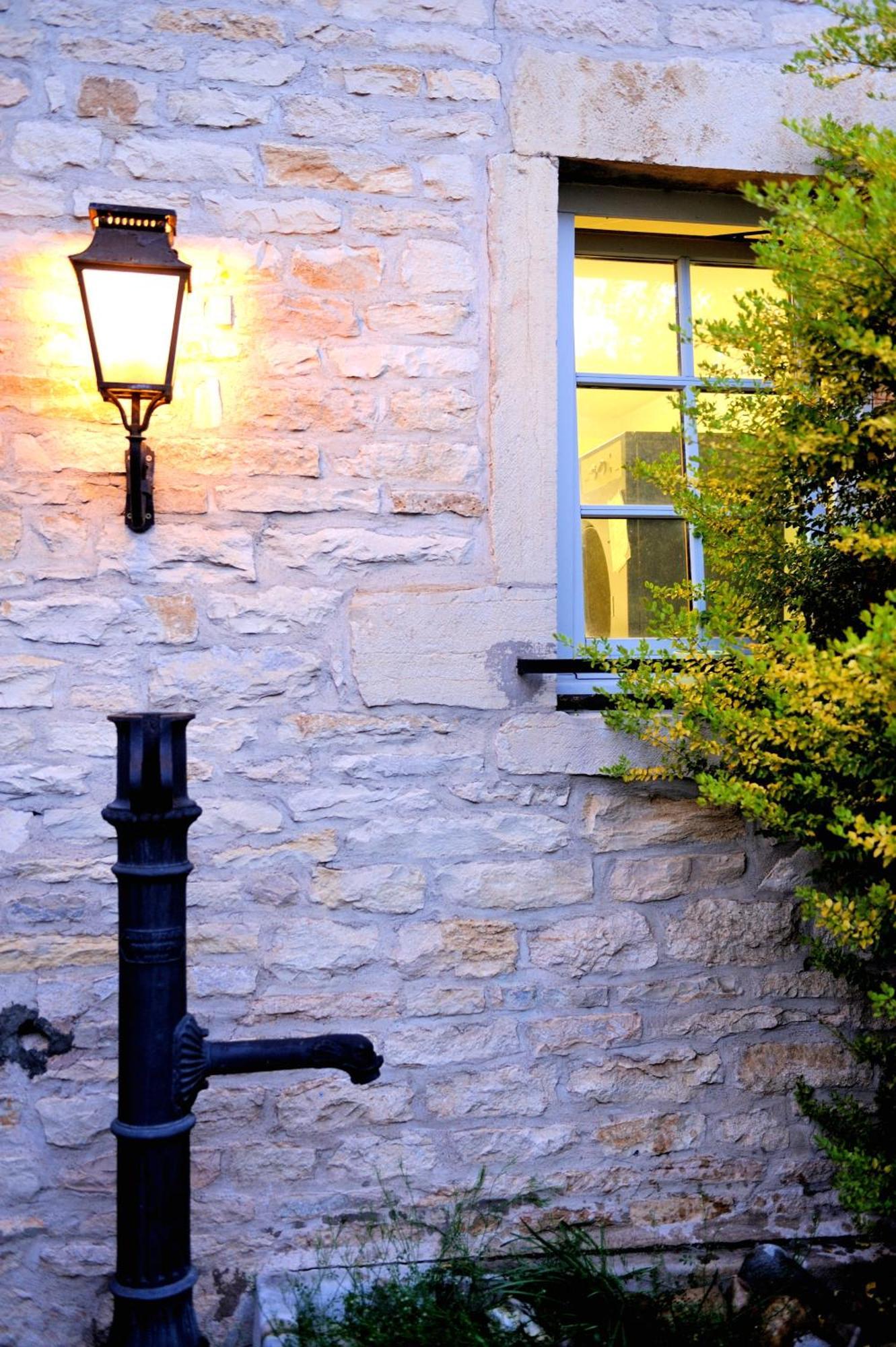 Hotel De La Paix, Beaune Beaune  Buitenkant foto